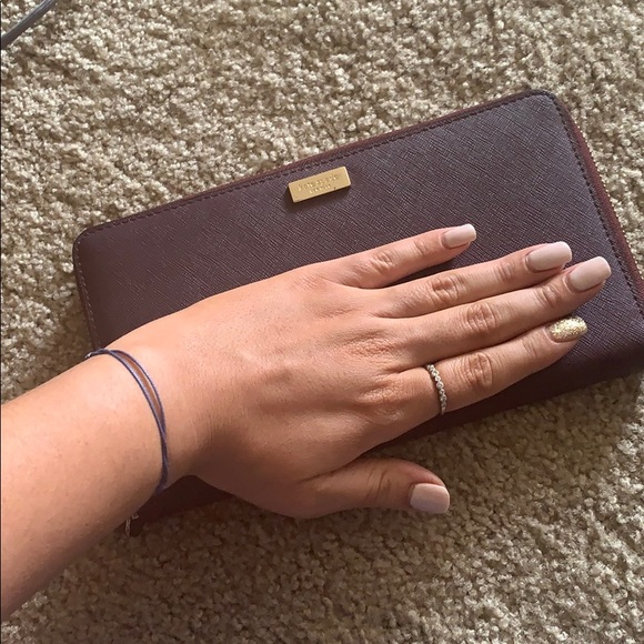 Kate Spade ♠️ travel wallet - Picture 2 of 4